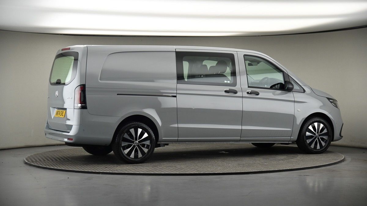 More views of Mercedes-Benz Vito
