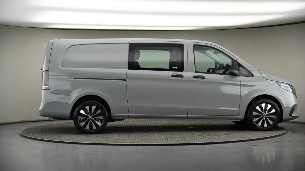 More views of Mercedes-Benz Vito