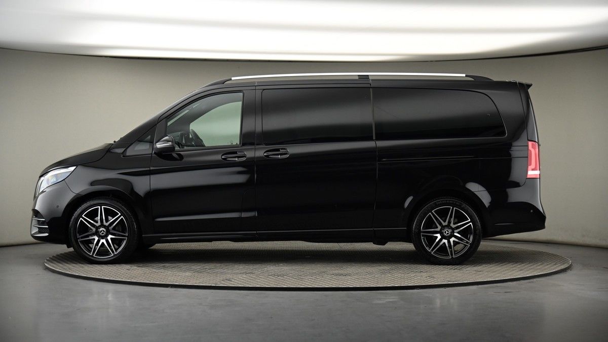 Mercedes-Benz V Class Image 19