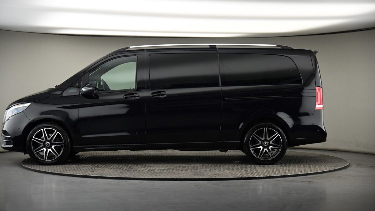 Mercedes-Benz V Class Image 19