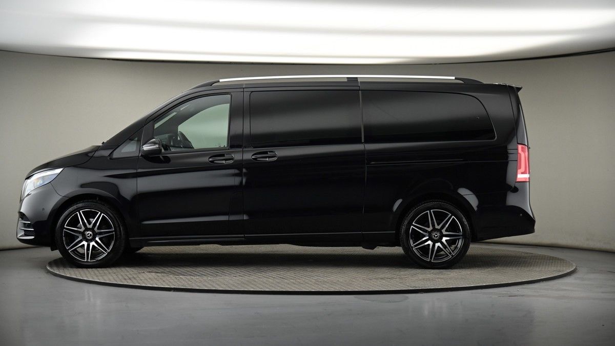 Mercedes-Benz V Class Image 19