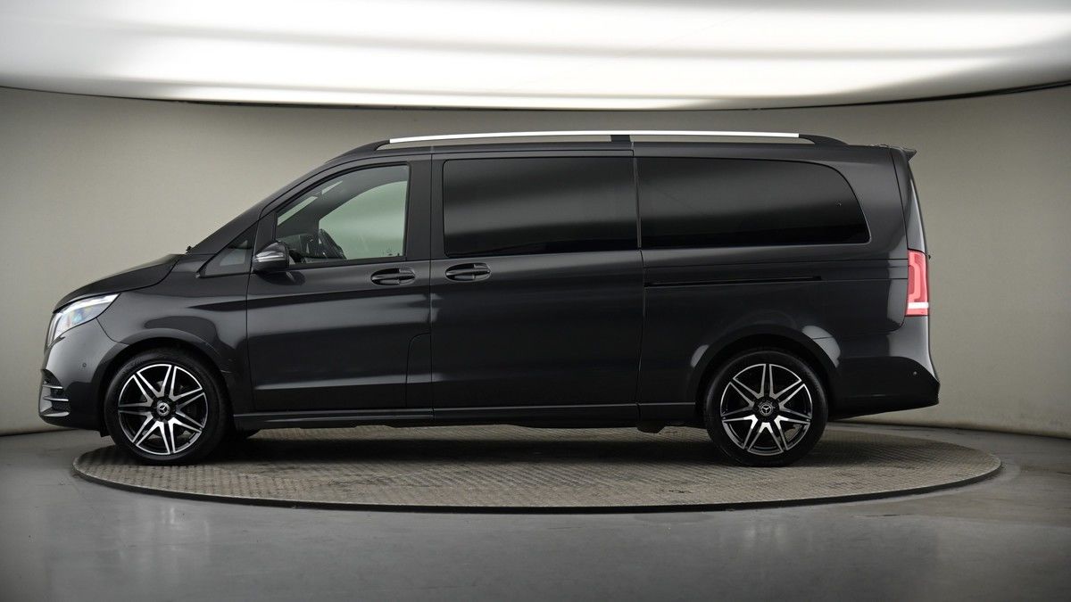 Mercedes-Benz V Class Image 19