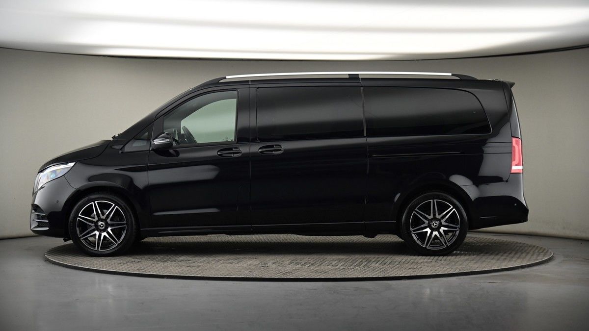 Mercedes-Benz V Class Image 19