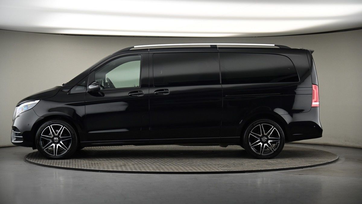 Mercedes-Benz V Class Image 19