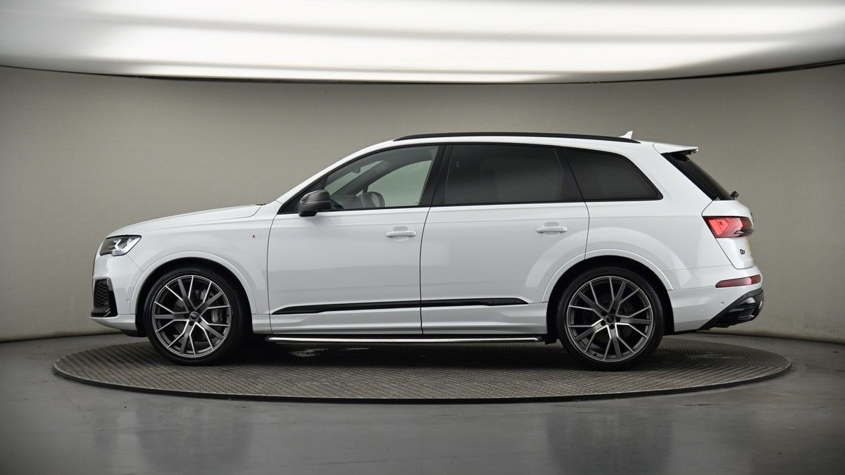 More views of Audi Q7