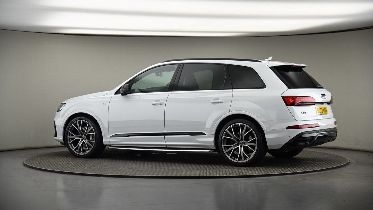 More views of Audi Q7