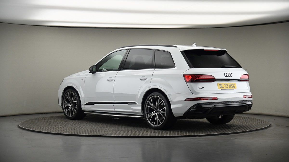 More views of Audi Q7