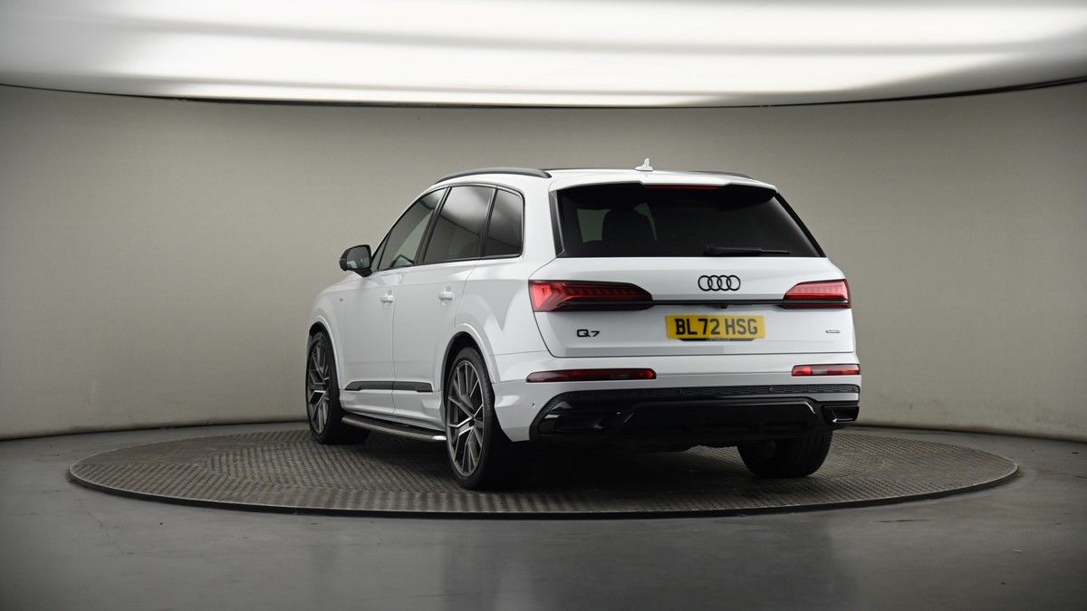 More views of Audi Q7