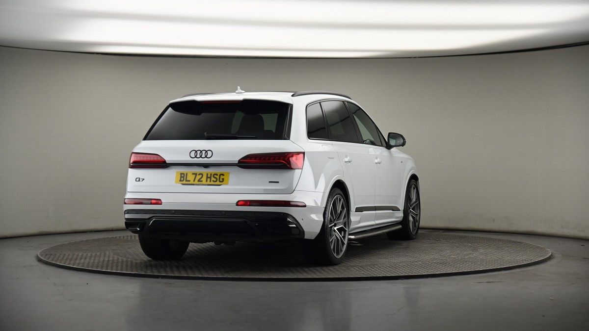 More views of Audi Q7