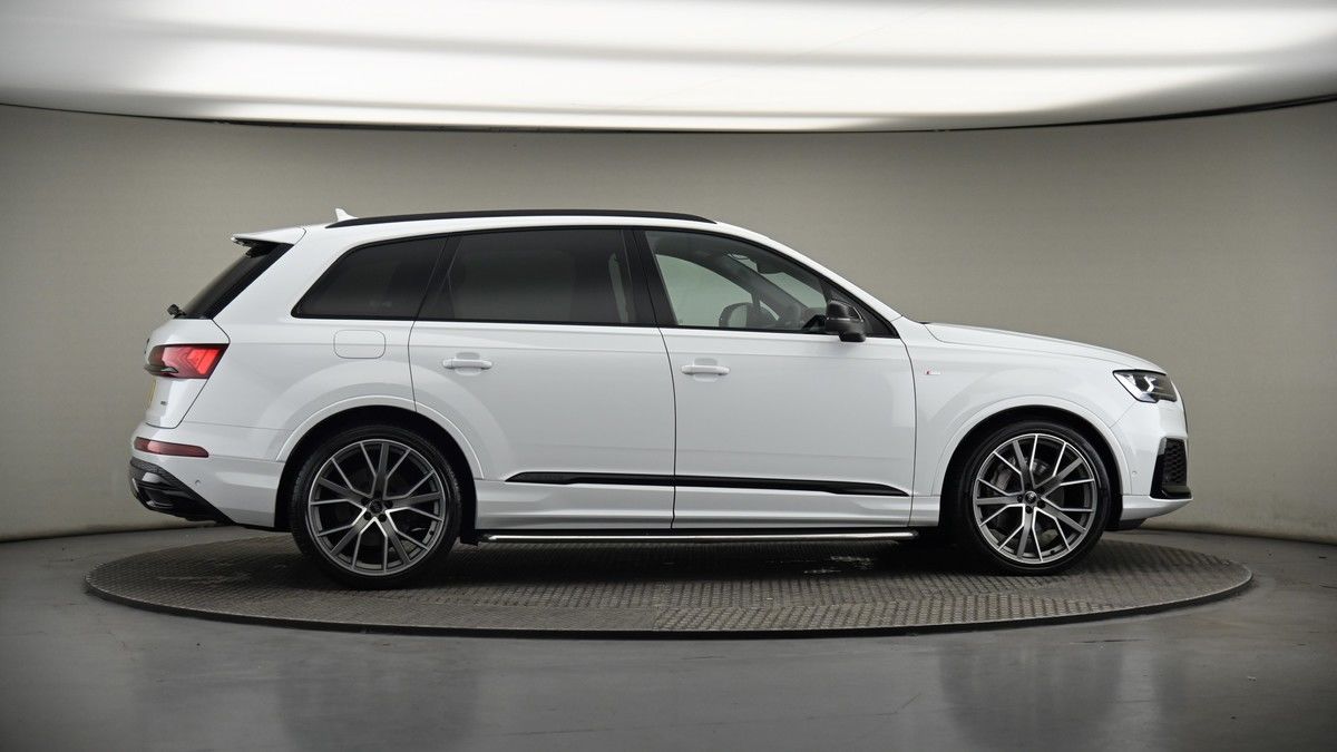 More views of Audi Q7