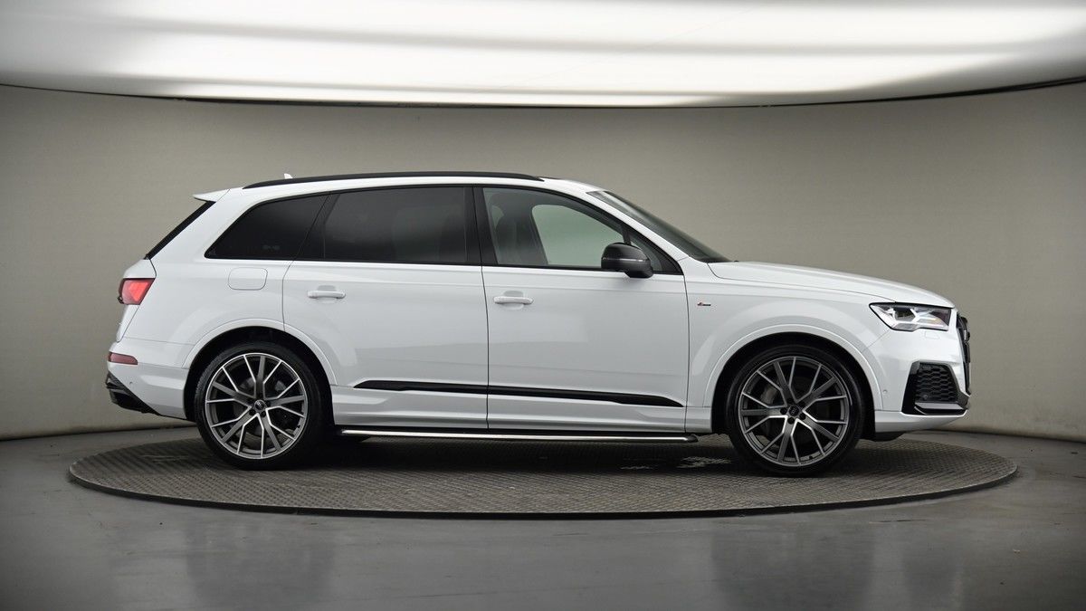 More views of Audi Q7