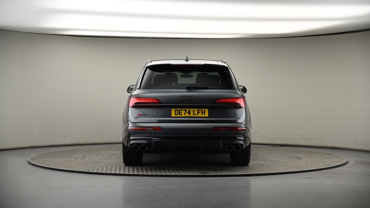 Audi SQ7 Image 16