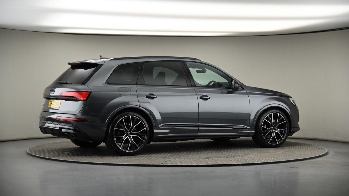 More views of Audi SQ7