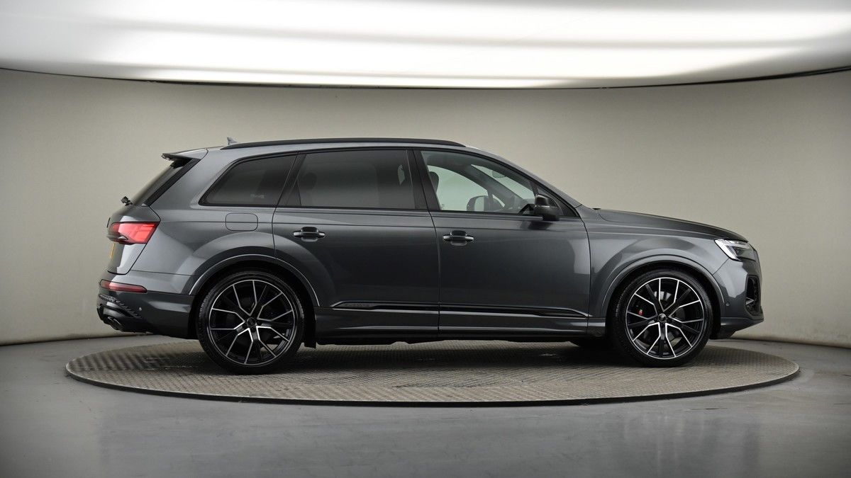 More views of Audi SQ7