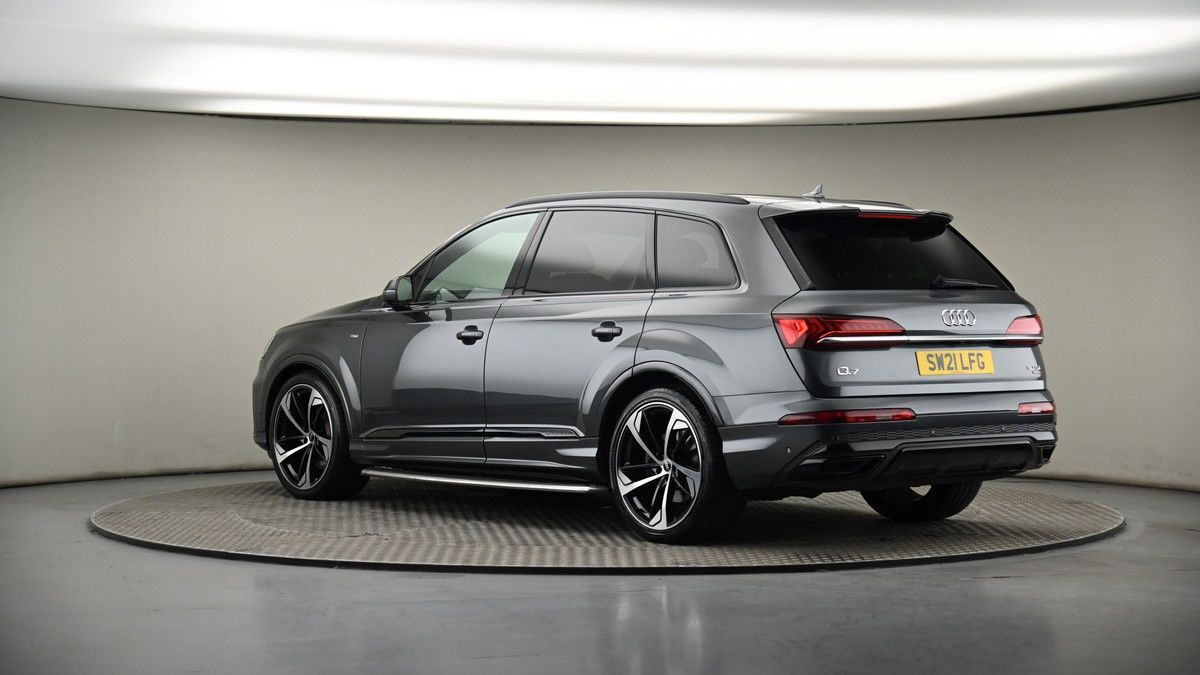 More views of Audi Q7