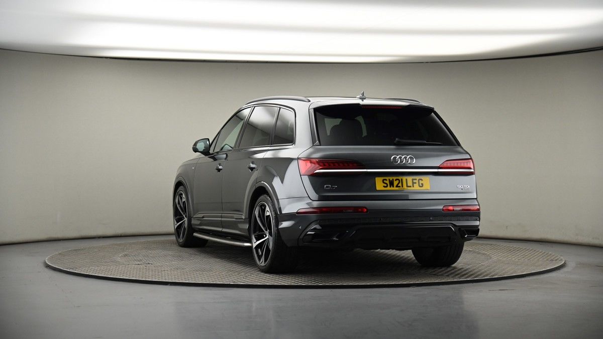 More views of Audi Q7