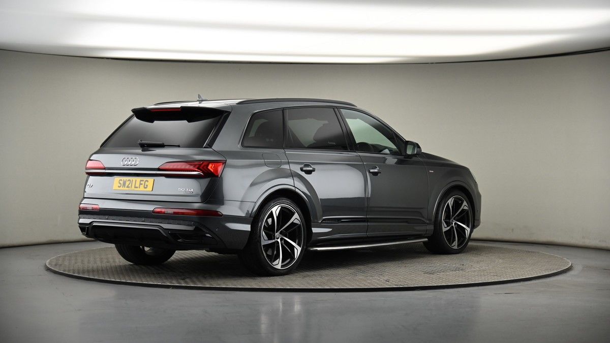 Audi Q7 Image 7