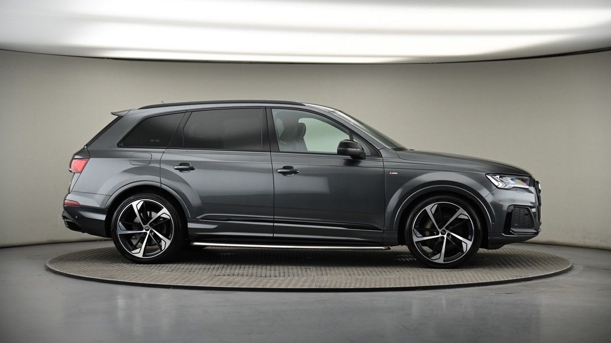 More views of Audi Q7