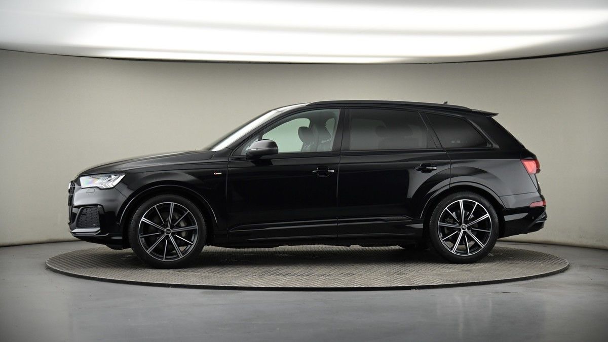 More views of Audi Q7
