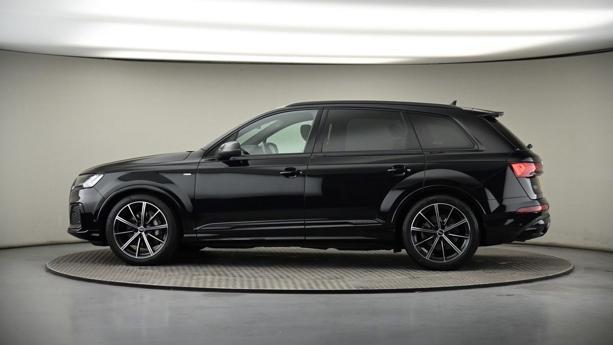 More views of Audi Q7