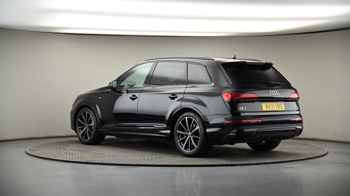 More views of Audi Q7