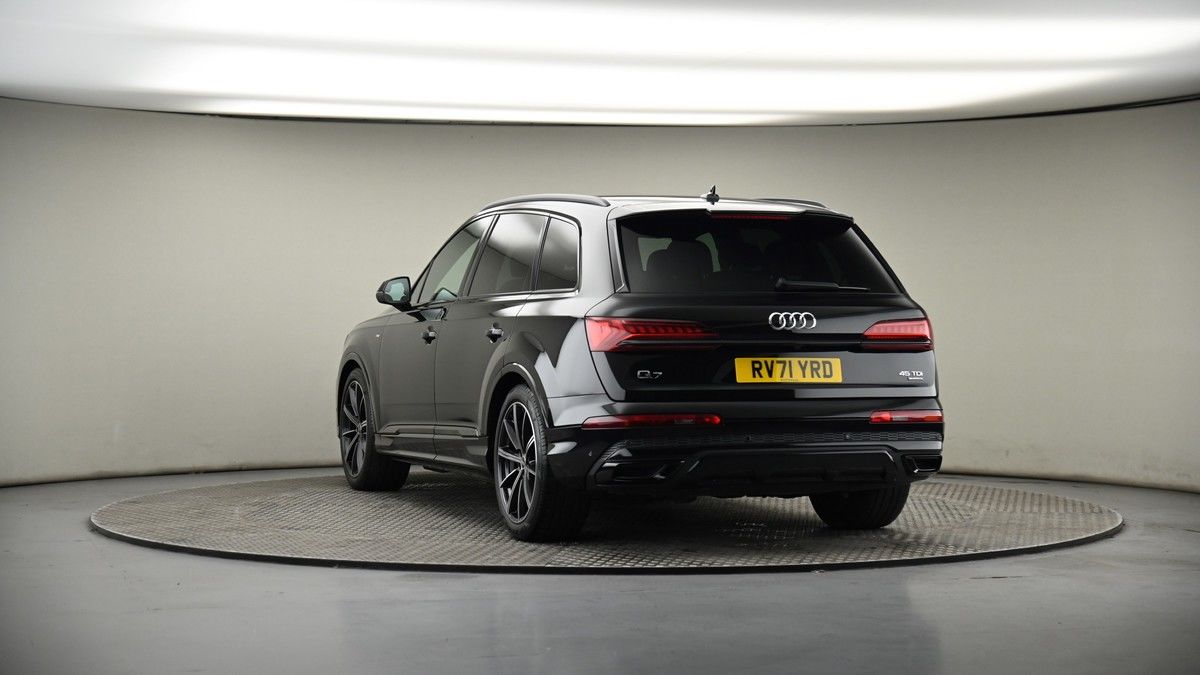 More views of Audi Q7