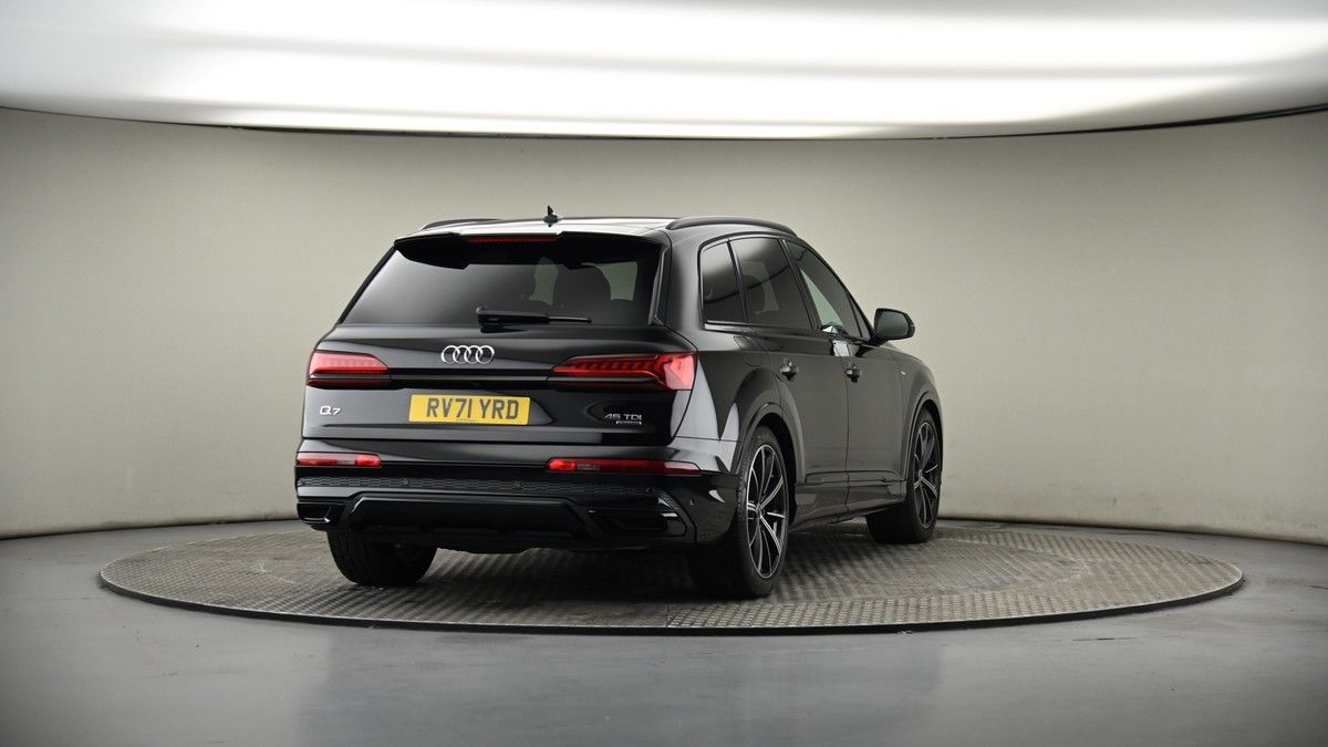 More views of Audi Q7