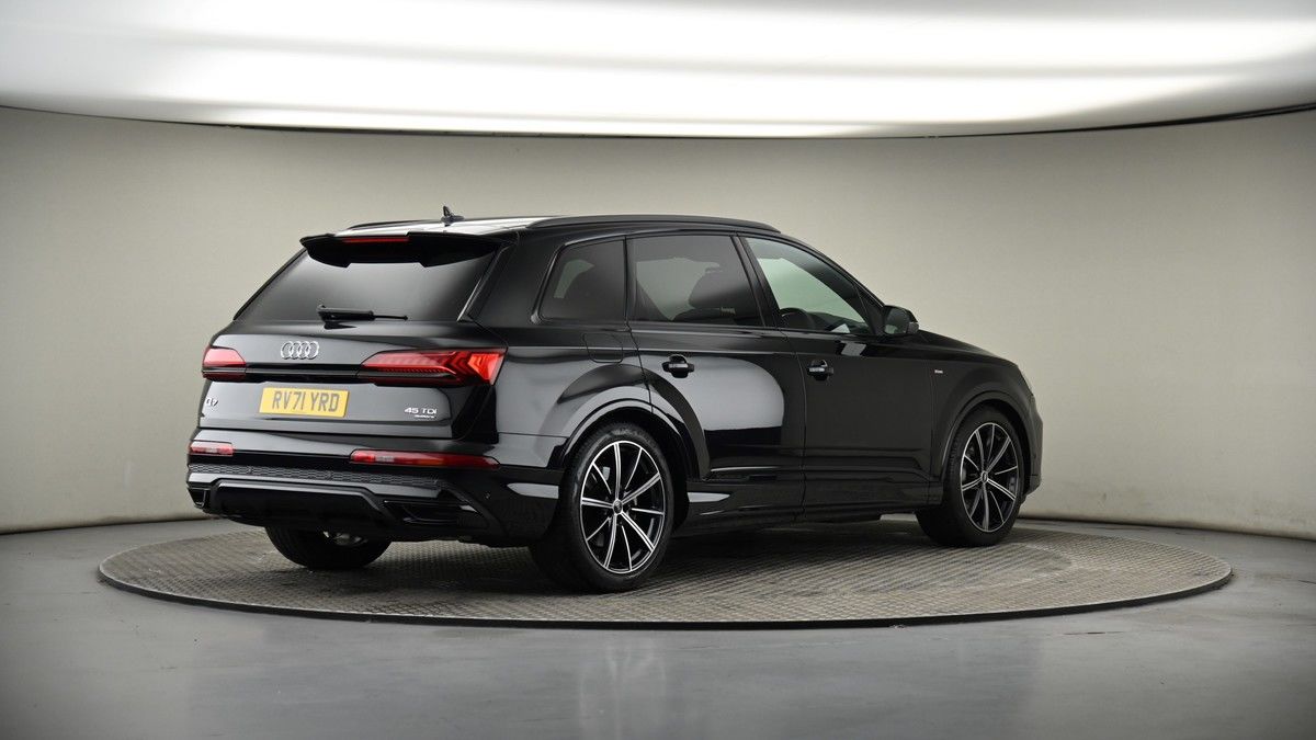 Audi Q7 Image 6
