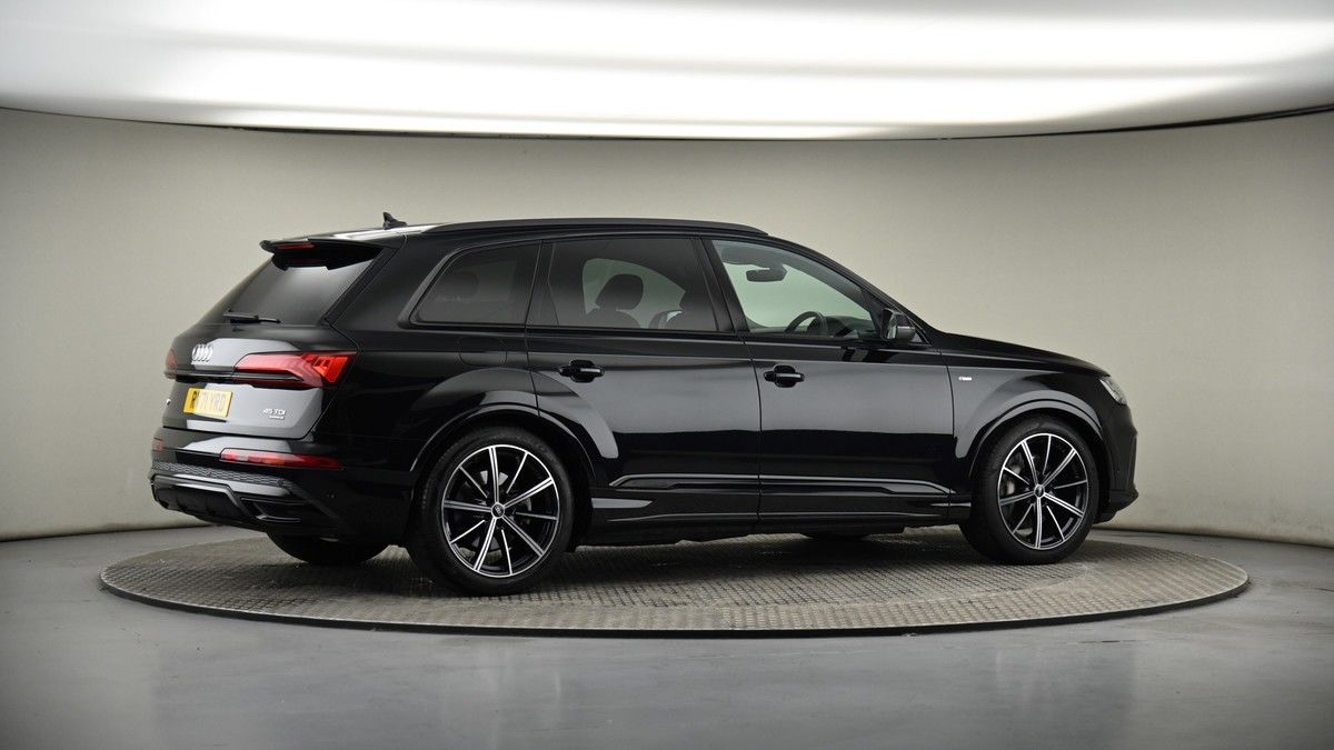 More views of Audi Q7