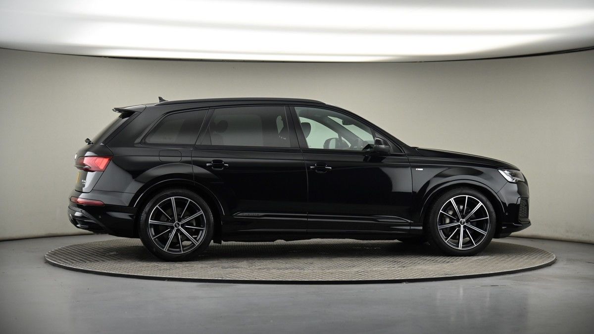 More views of Audi Q7