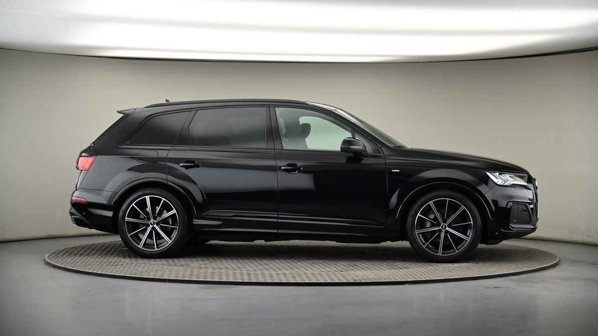 More views of Audi Q7