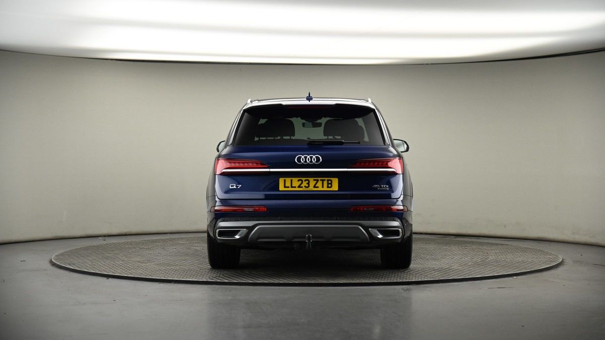 Audi Q7 Image 17
