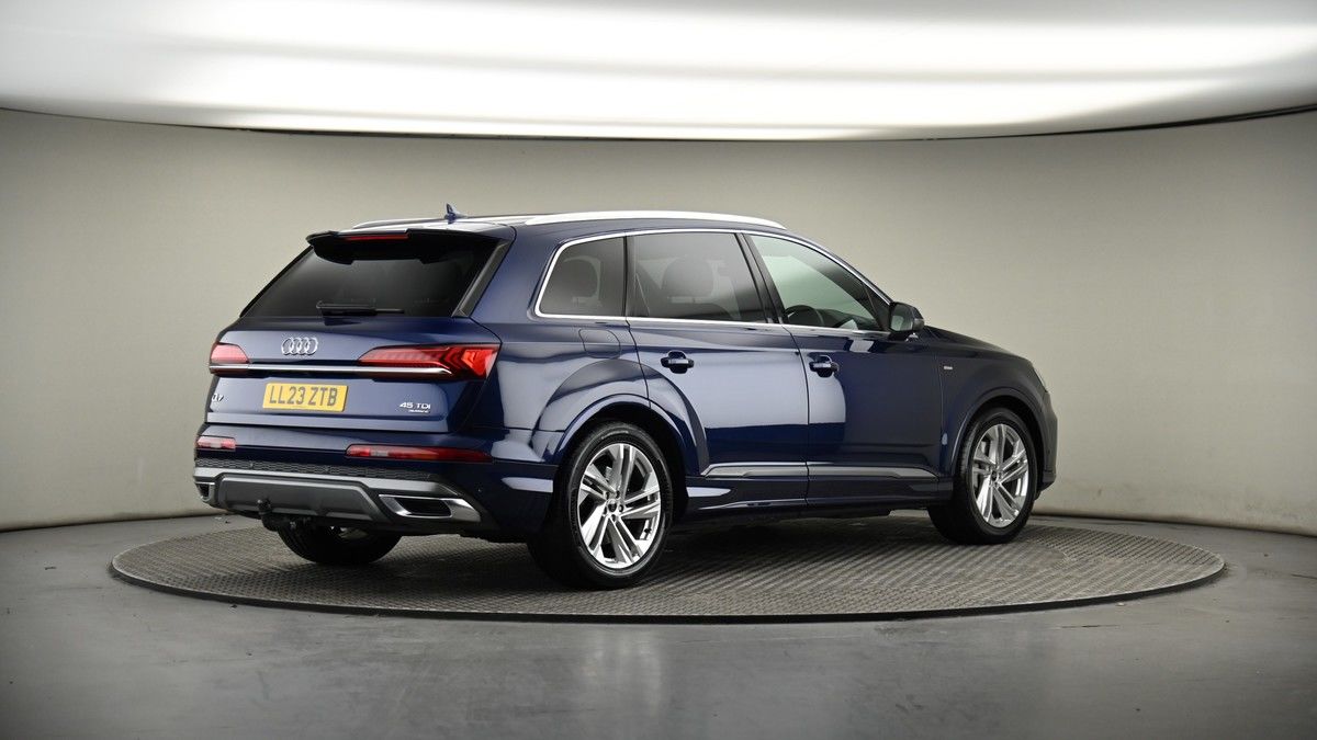 Audi Q7 Image 7