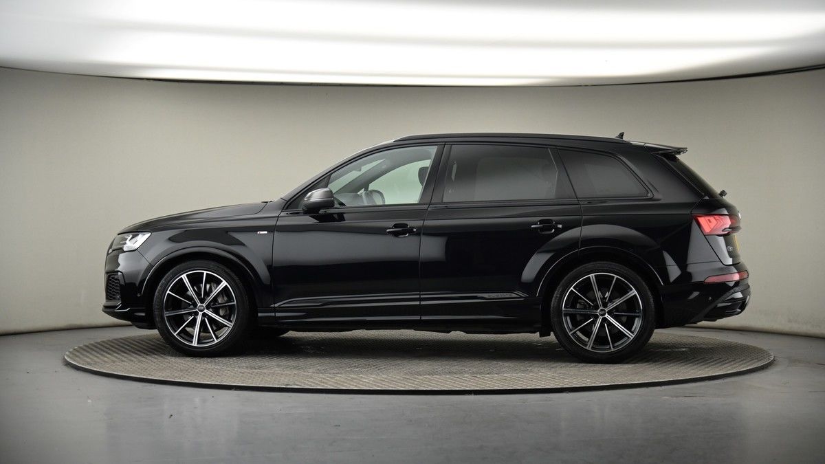 More views of Audi Q7