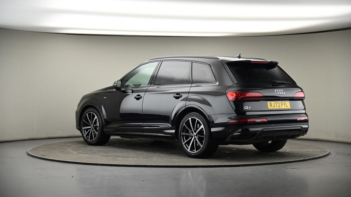 More views of Audi Q7