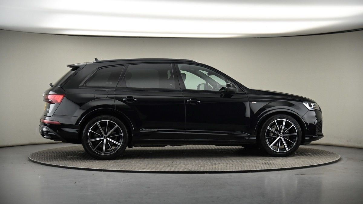 More views of Audi Q7