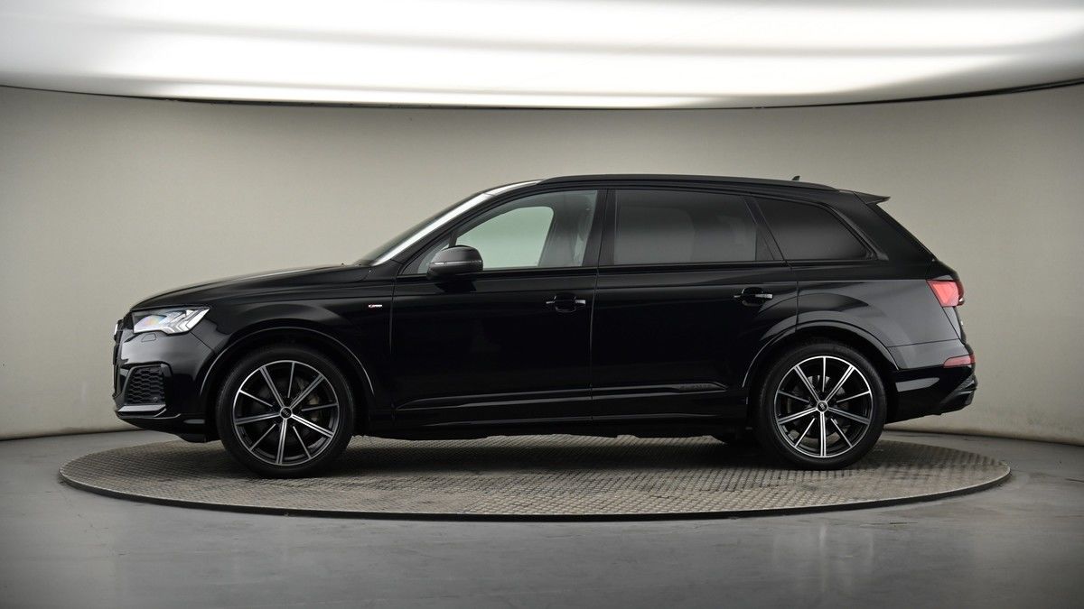 More views of Audi Q7