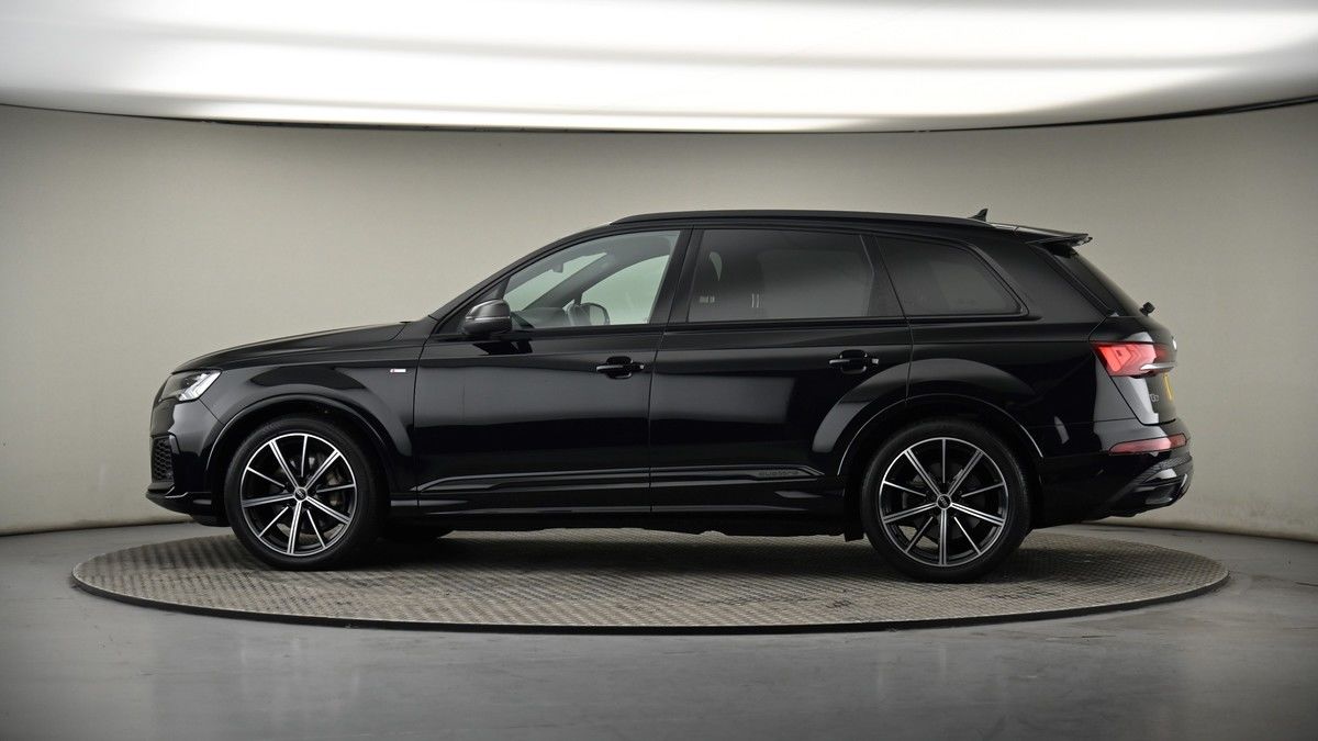 More views of Audi Q7
