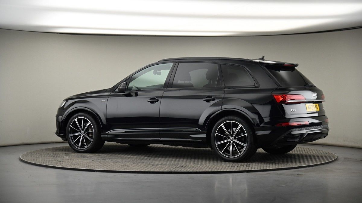 More views of Audi Q7