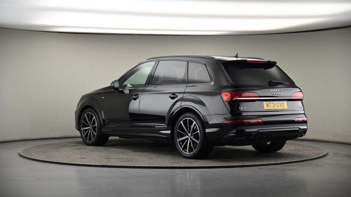 More views of Audi Q7