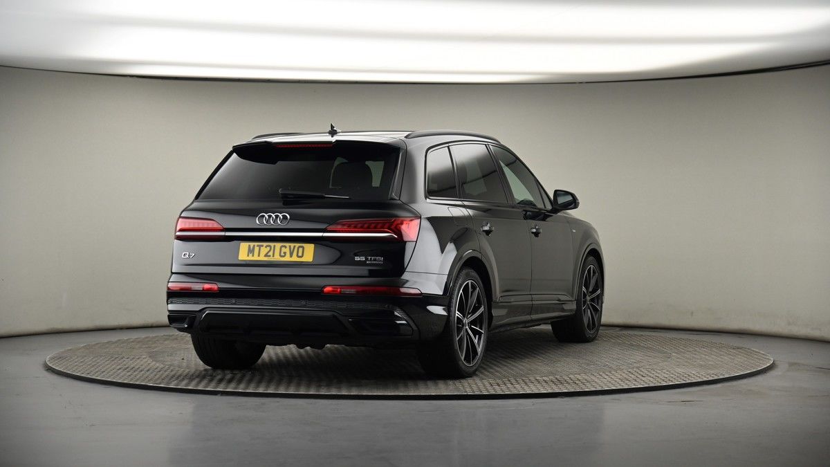 More views of Audi Q7