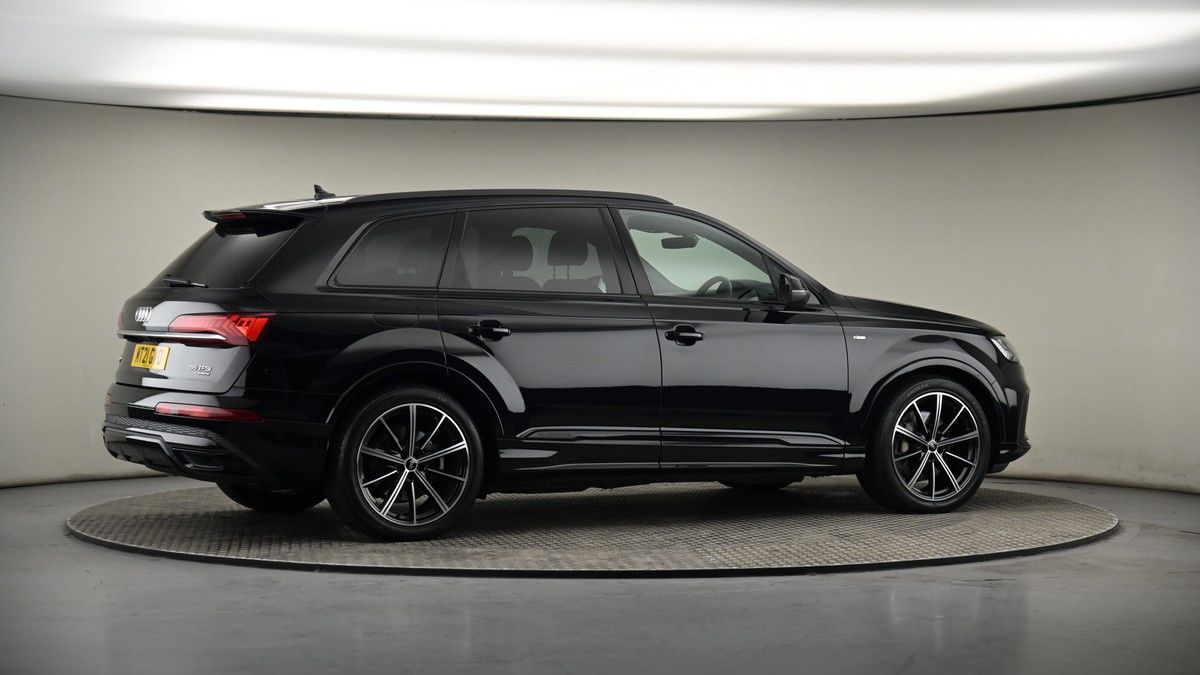 More views of Audi Q7