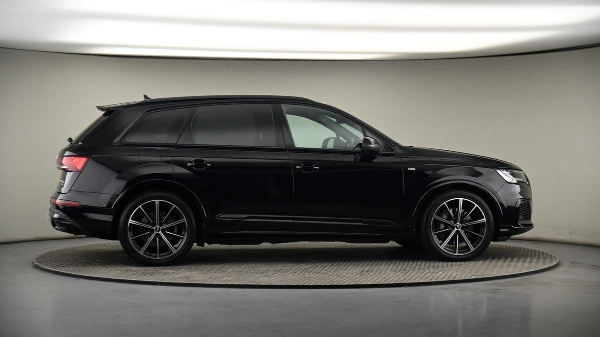 More views of Audi Q7