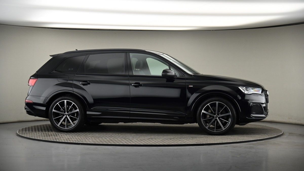 More views of Audi Q7