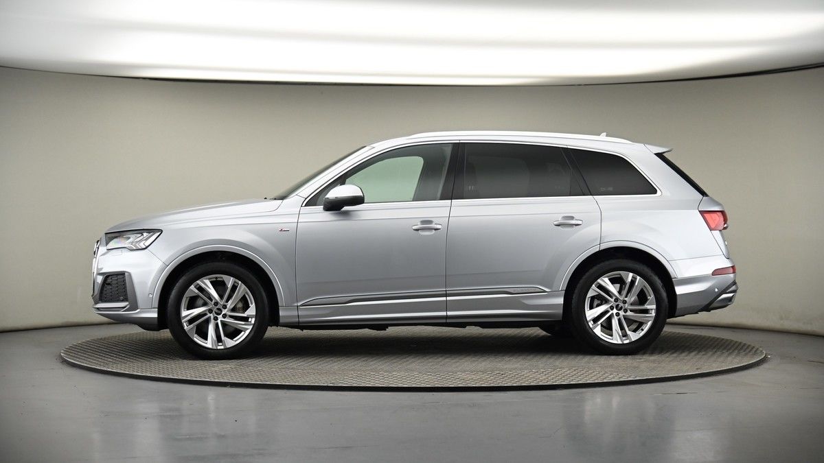 More views of Audi Q7