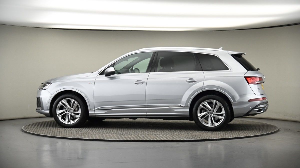 More views of Audi Q7