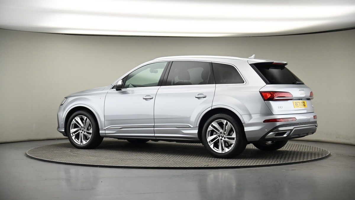 More views of Audi Q7