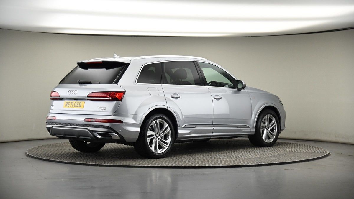 Audi Q7 Image 7