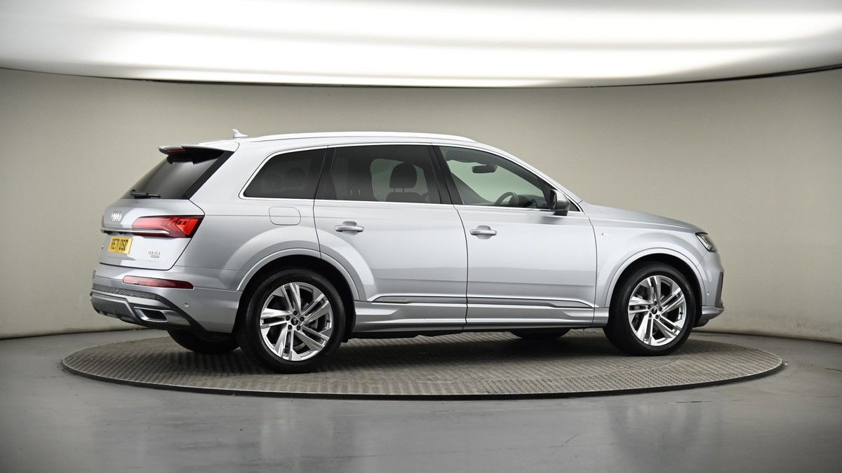 More views of Audi Q7