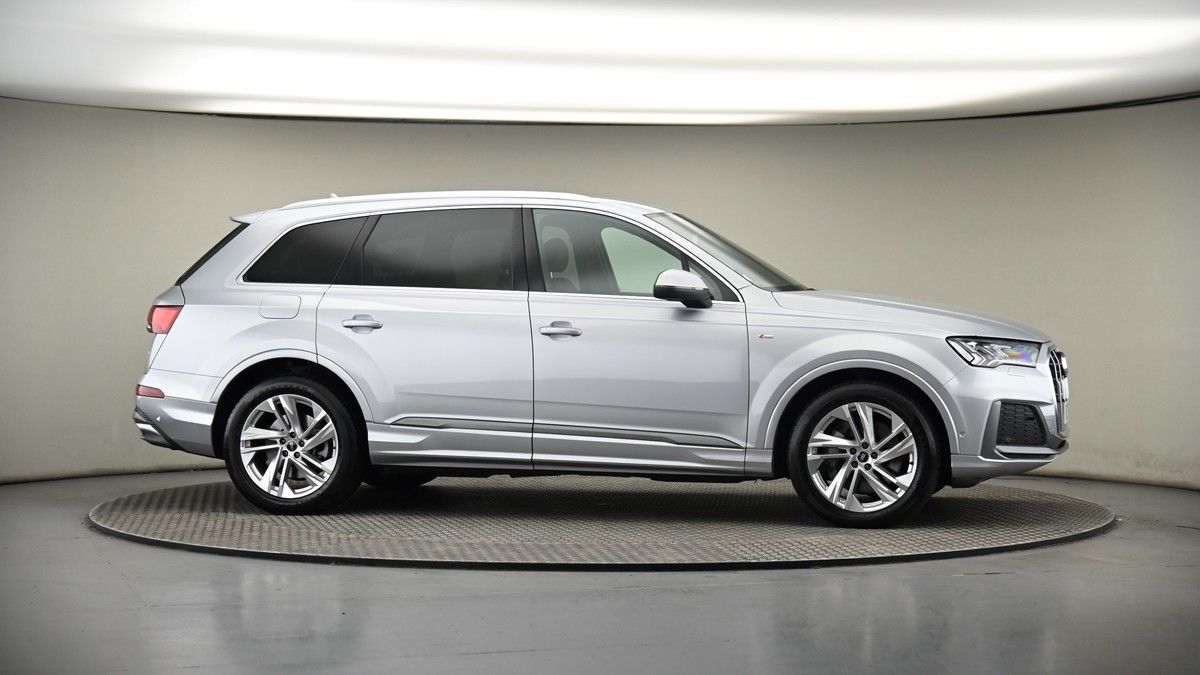 More views of Audi Q7